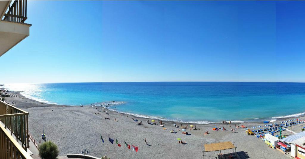 Gaiavacanze Beach Apartment بورديغيرا الغرفة الصورة